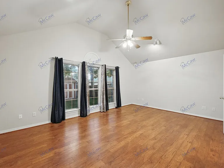 211 Sendero Dr — Photo 11