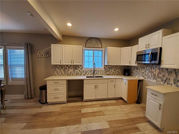 3rd image of 2444 La Salle Ave