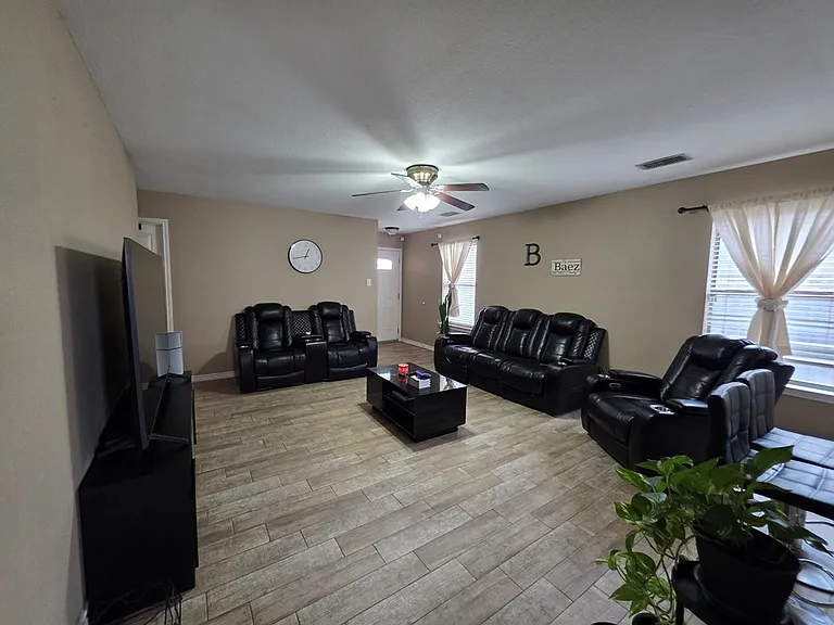 5002 Blue Haven Dr — Photo 2