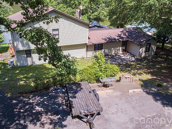 2nd image of 15722 Rhinehill Rd