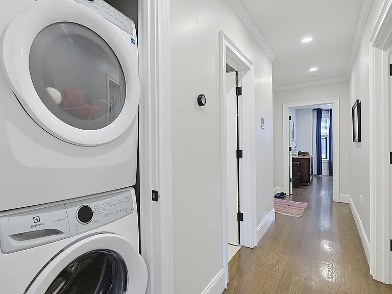 498 Sumner St #1 — Photo 20