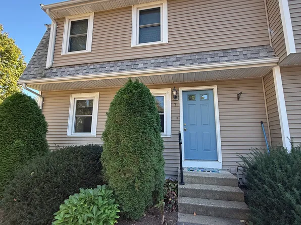 1040 Main St APT 7, Millis, MA 02054