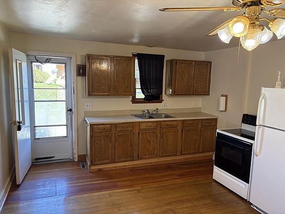 3rd image of 314 Vliet STREET