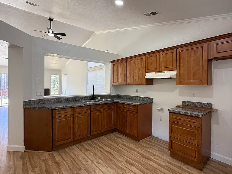 2145 Alta Sierra St — Photo 3