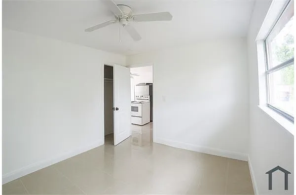 Building Photo - 5740 Mayo St #1
