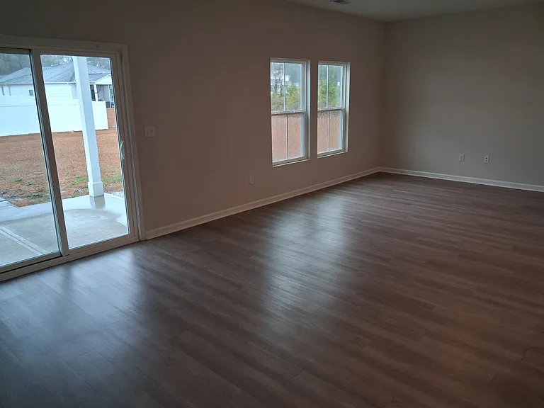 719 Colt Ct — Photo 14