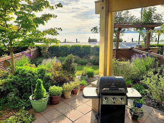 3rd image of 5160 Davis Bay Rd #105