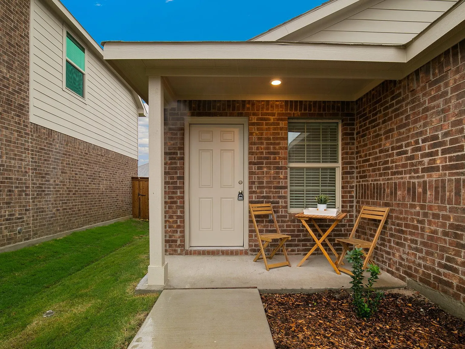 3 bed, 1461 sqft, $2,250 — Photo 2
