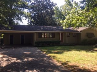 135 Chiswick Cir, Jackson, MS 39211