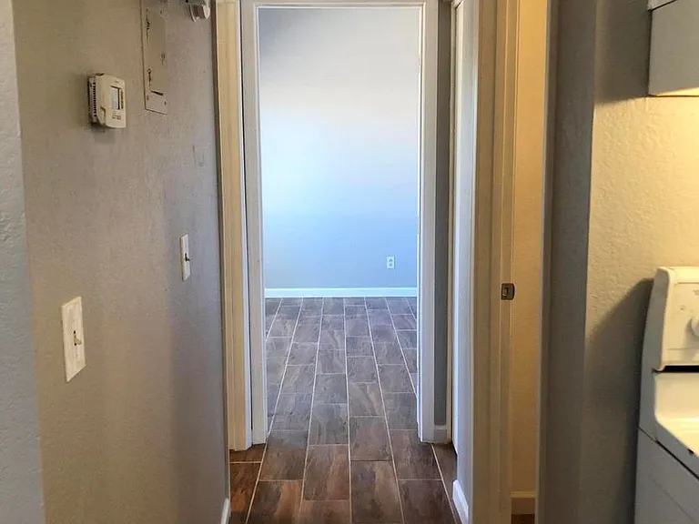 2844 E Marconi Ave — Photo 5