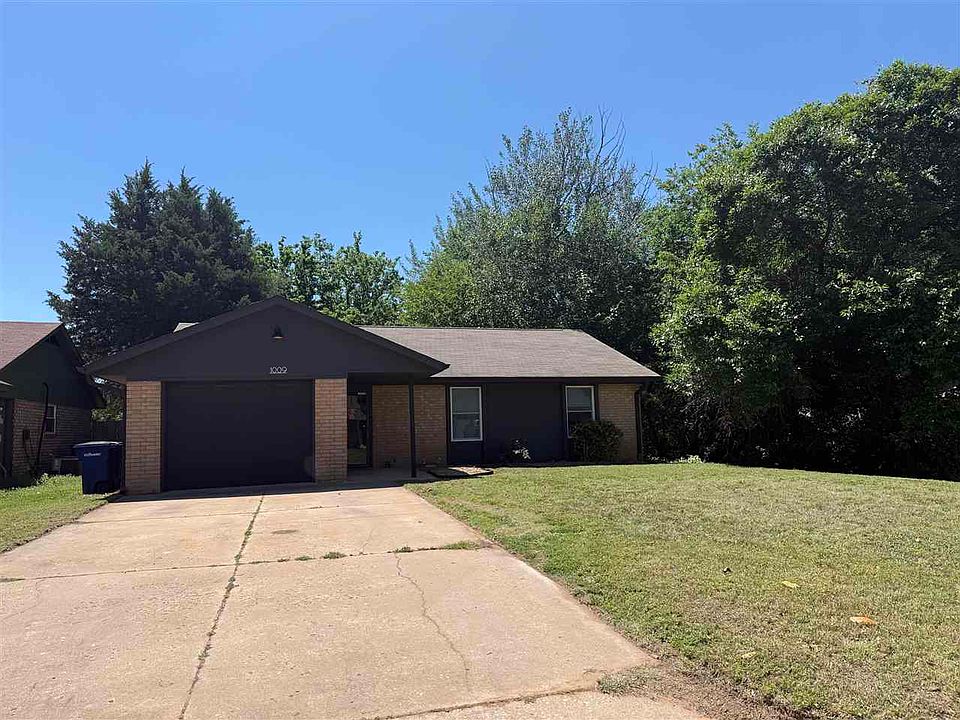 1st image of 1009 E Will Rogers Dr