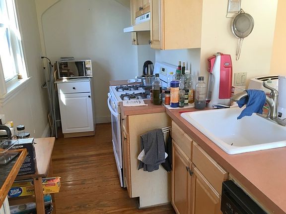 4th image of 17 Kenwood St #2