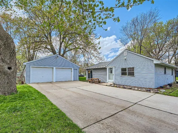10900 Irwin Ave S, Bloomington, MN 55437