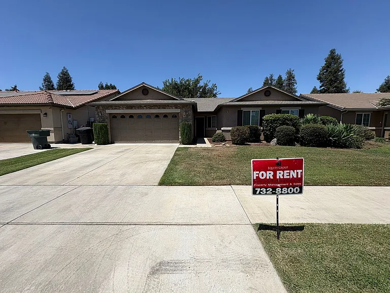 4704 W Rialto Ave — Photo 1