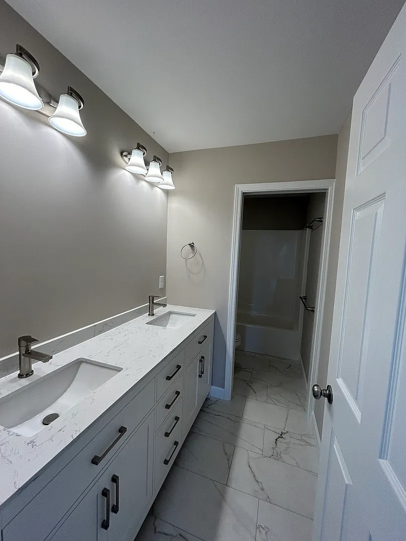 3 bed, 2.5 bath, 1970 sqft, $2,875 — Photo 2