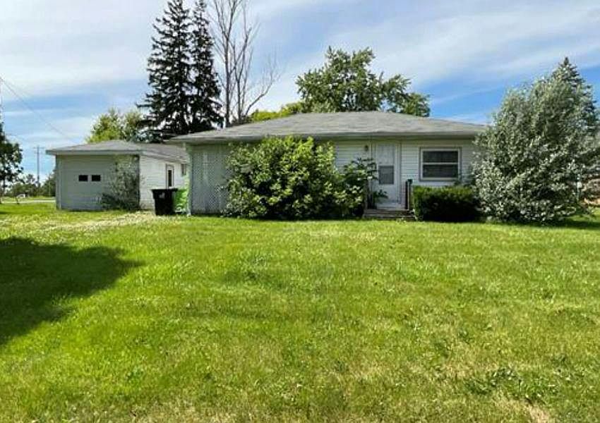 1st image of 419 2nd St