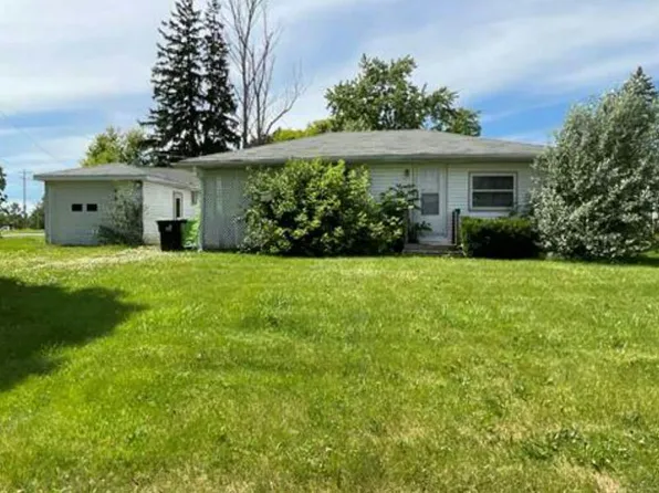 419 2nd St, Fox Lake, WI 53933