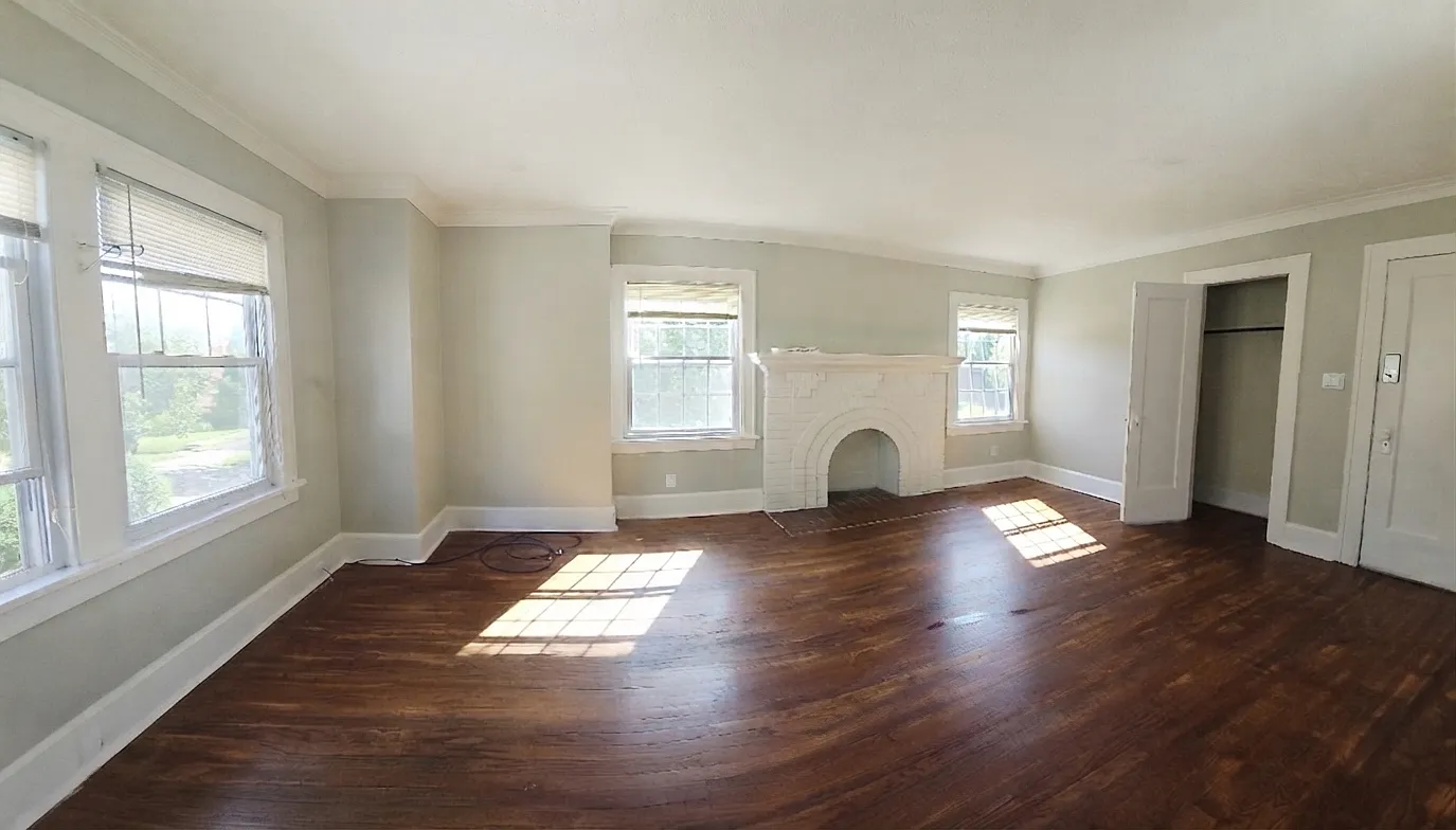 4 bed, 1.5 bath, 1500 sqft, $1,600 — Photo 2
