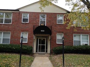 833 Sudbury Dr APT 8, Clayton, MO 63105