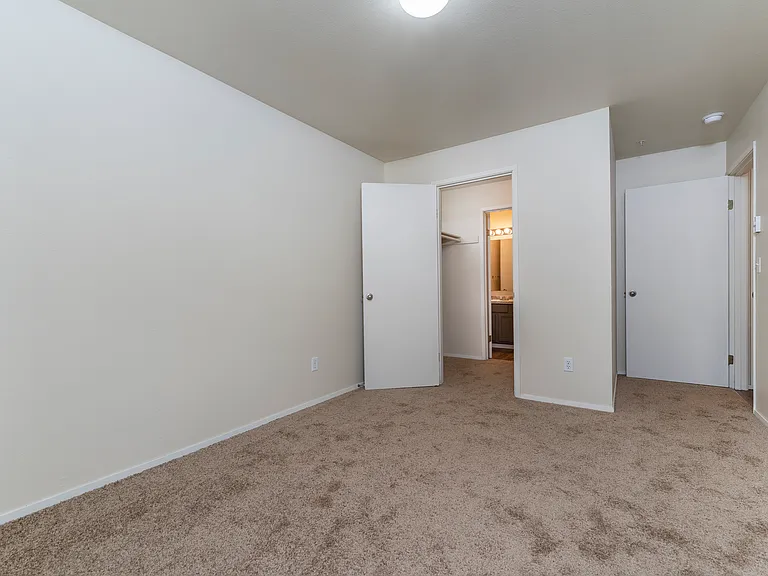 2 Bed 2 Bath - 980 Sq Ft 2 Bed 2 Bath - 980 Sq Ft