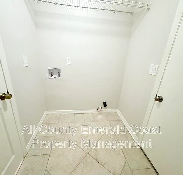 710 Swan Ln — Photo 40