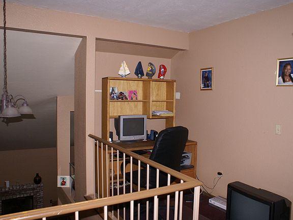 Home office space on upstairs landing