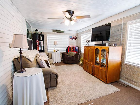 3rd image of 2614 Tiffin Ave #89