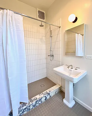 Rented by Level Group | media 9