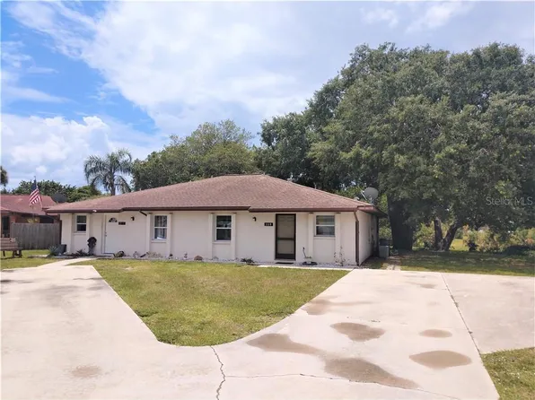 208 Golf Club Ln, Venice, FL 34293