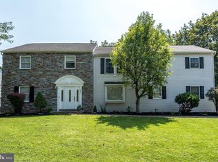 901 Van Sant Ln, Ambler, PA 19002