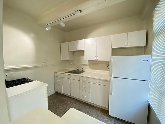 3rd image of 424 Jones St APT 107