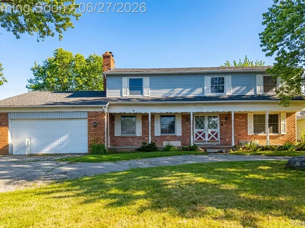 16650 Walcliff Dr, Clinton Township, MI 48035