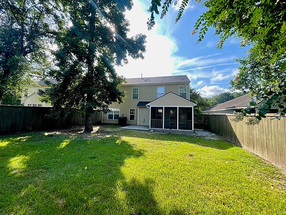 3rd image of 108 Arbor Oaks Dr