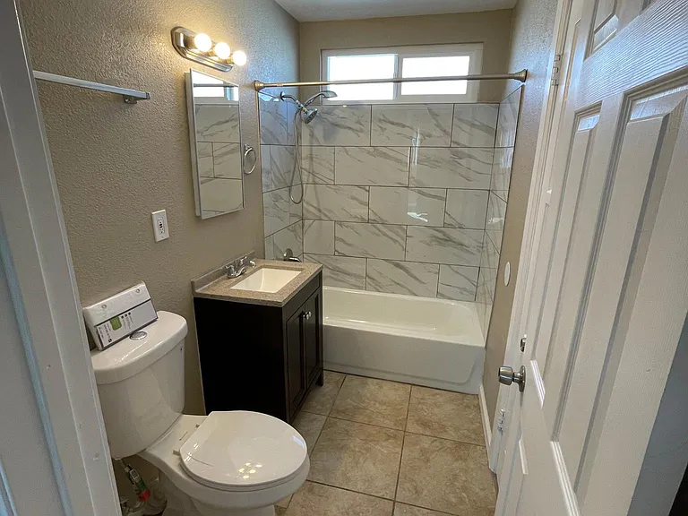 845 E Fredricks St — Photo 16