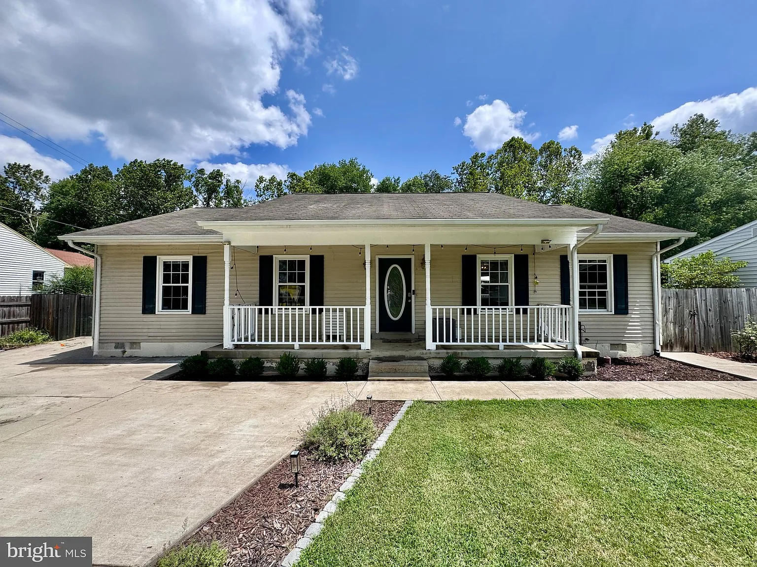 3 bed, 1400 sqft, $2,850 — Photo 1