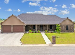 820 Fleitman Dr, Muenster, TX 76252