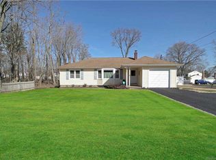 703 Townline Rd, Hauppauge, NY 11788