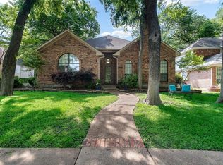 6105 Sunningdale Dr, Garland, TX 75044