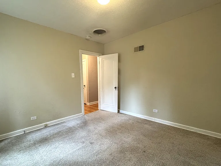 700 Dexter St — Photo 7