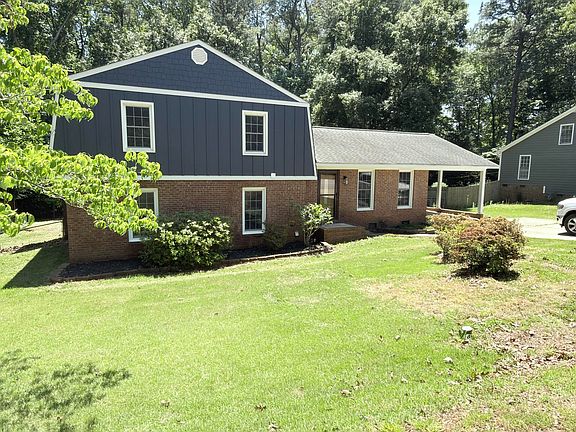 3rd image of 610 SE Maynard Rd