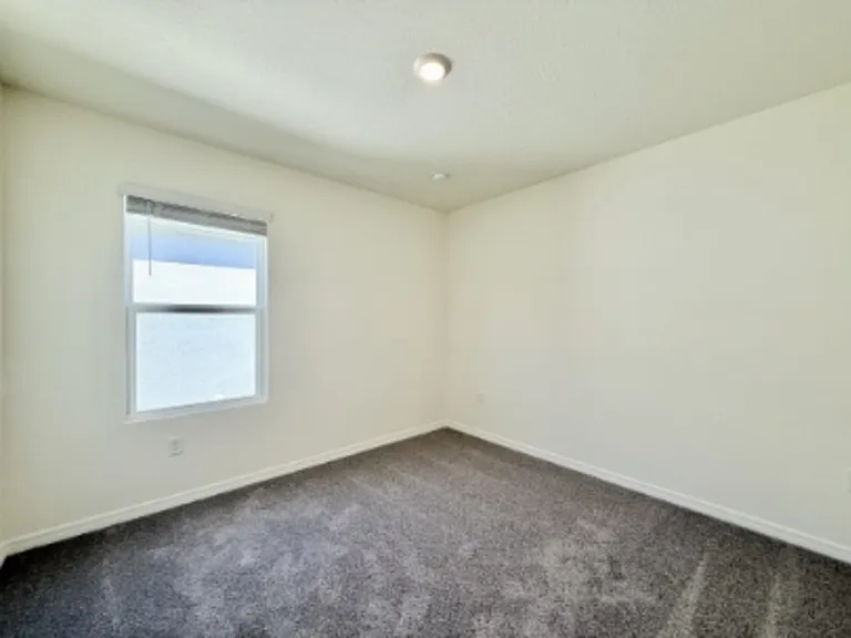 1374 Holodak Dr — Photo 17