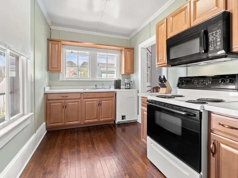 338 Main St #B — Photo 3