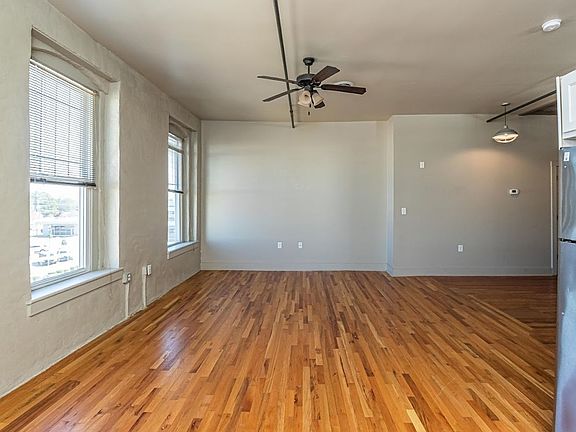 5th image of 215 Nash St E APT L
