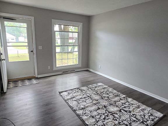 3rd image of 2144 Plainfield Ave