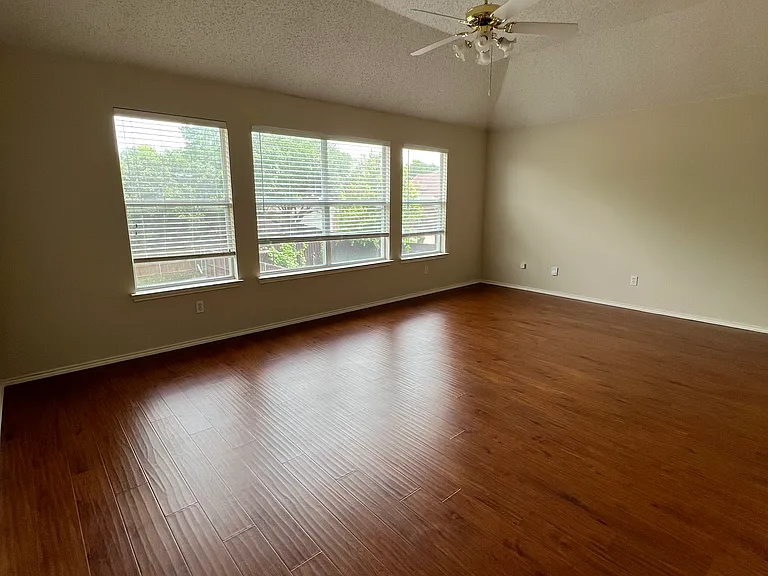 3633 Kimble Dr — Photo 22