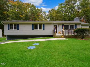 146 Pepperidge Dr, Dingmans Ferry, PA 18328