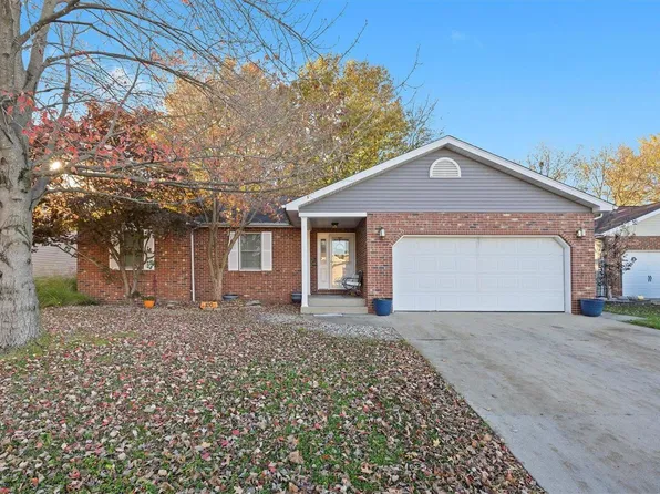 100 Sunset Dr, Highland, IL 62249