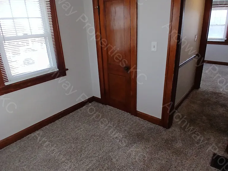 1900 Grandview Blvd — Photo 13