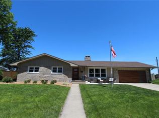 400 Crestview Dr, Mattoon, IL 61938