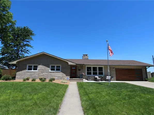 400 Crestview Dr, Mattoon, IL 61938